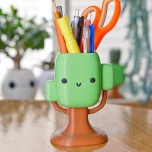Smiling Tree Pen Holder or Plant Pot image 2