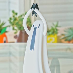 Ghost Holding a Kitty Lamp, BEHOLD! Halloween Figurine LED Nightlight Decoration, Remote Cute October Desk Figure, Spooky Trick-or-Treating