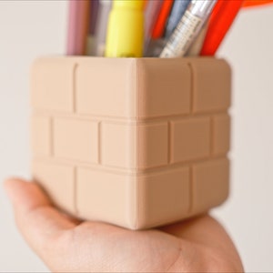 Fioriera in mattoni: portapenne minimalista, arredamento New Age Beige
