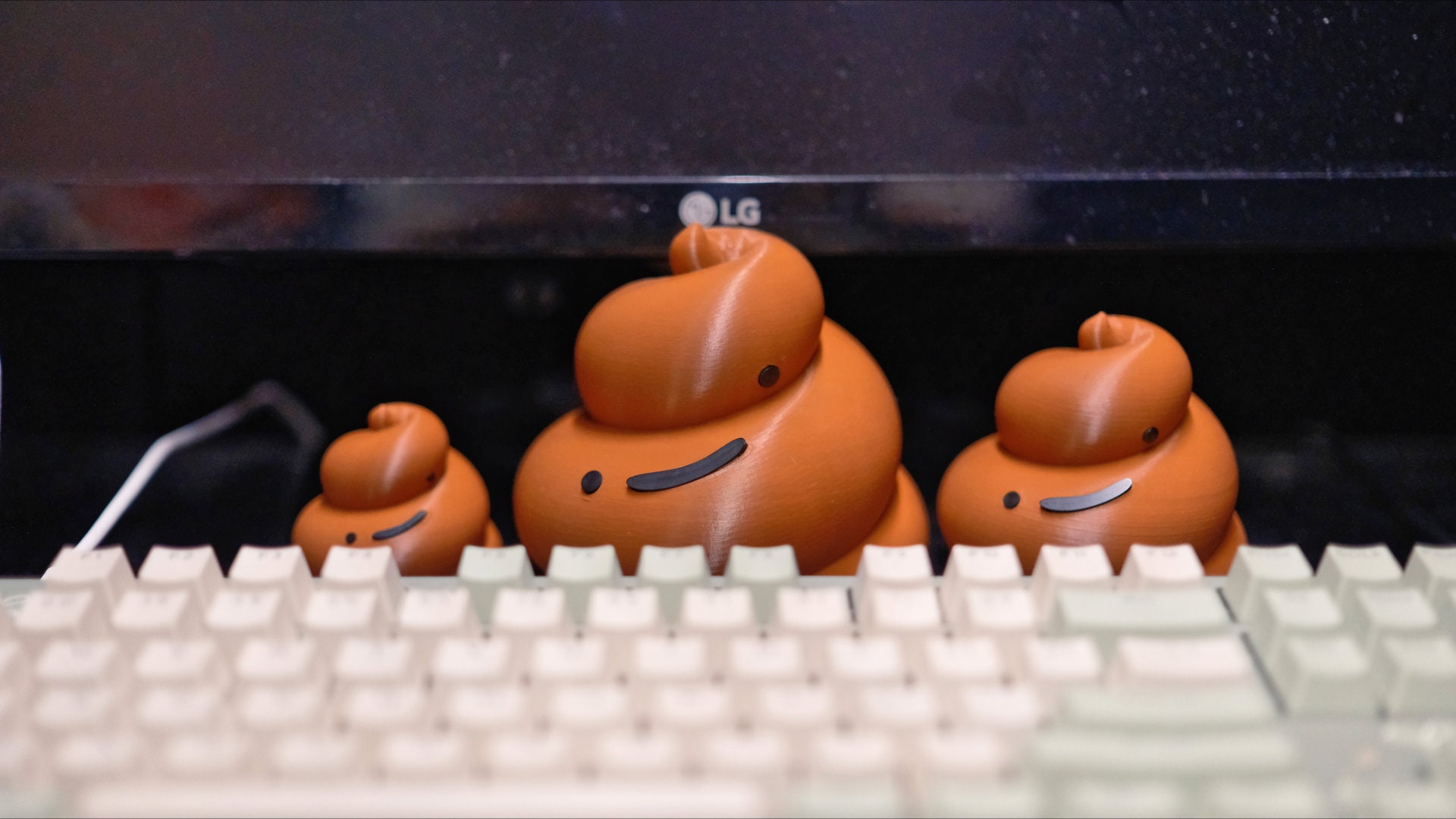 Poop Desk Friend, Cute Derpy Funny Gift for Him or Her, Birthday Gift ...