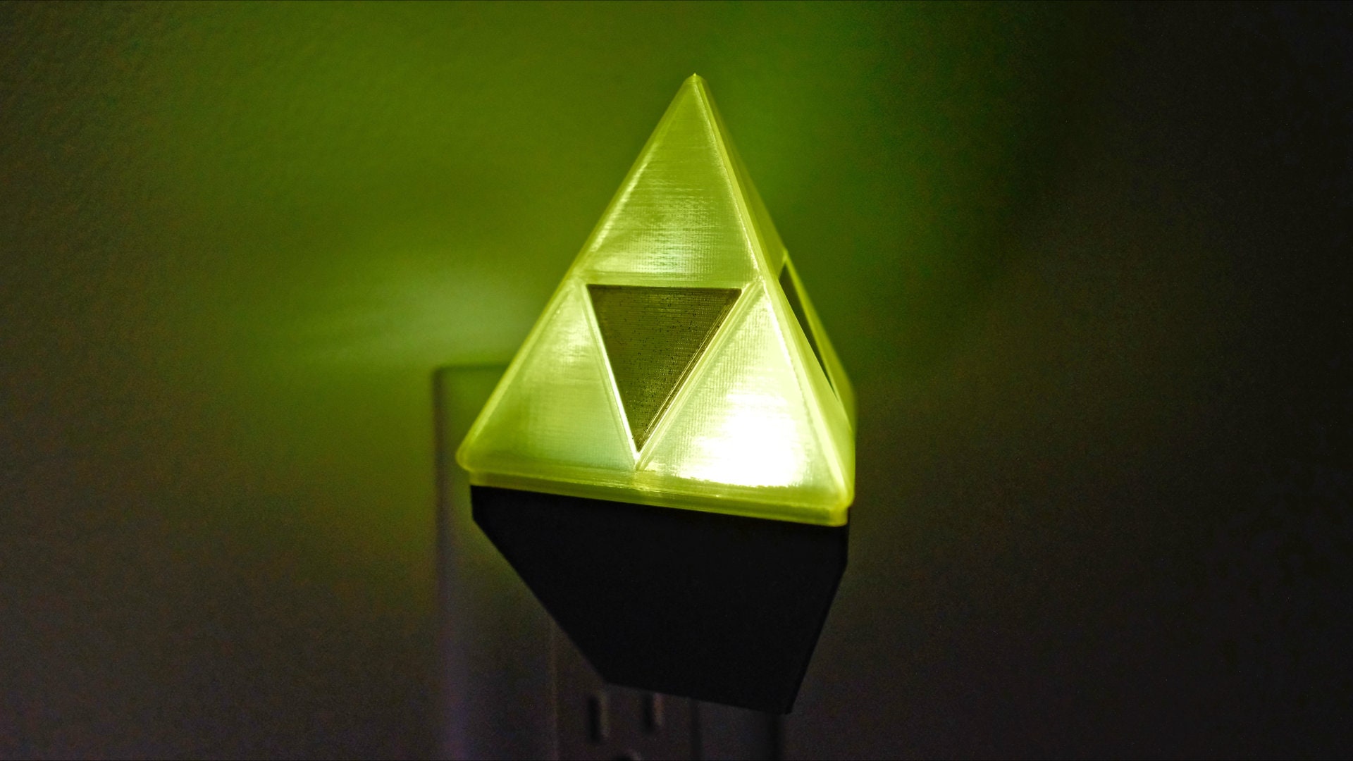 Goodies, Lampe LED USB The legend of Zelda Blason Hyrule 20cm (Décoration,  Goodies, Jeux vidéo, Maison, The legend of Zelda)