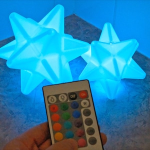 リモコン式スターフラグメントLEDライト、色が変わるアニマルクロッシングバッテリーまたはUSB電源小道具、ACNHオーナメント、幾何学的なテーブルアクセント