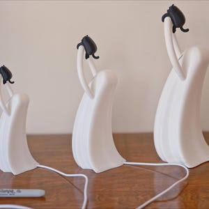 USB-spöke som håller en kattlampa, SE! Halloween-figur med LED-nattlampa, fjärrstyrd skrivbordsfigur för oktober, läskig bus-or-godis bild 9