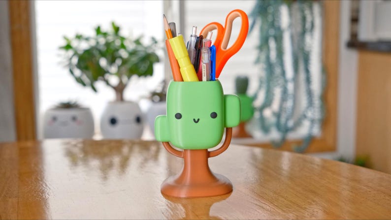 Smiling Tree Pen Holder or Plant Pot image 2