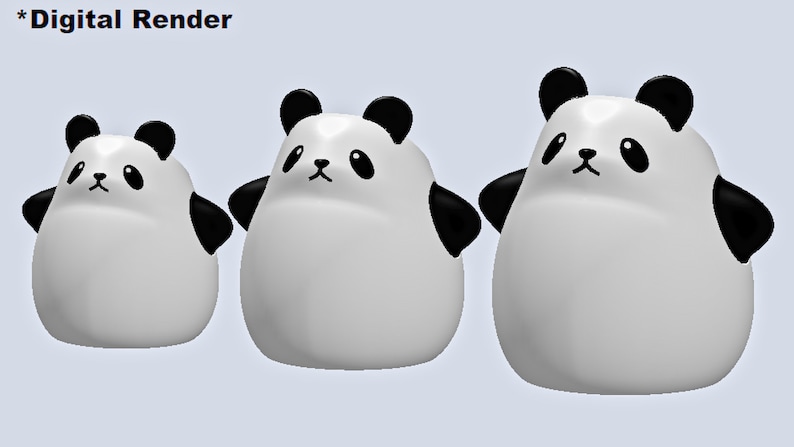 Op de afbeelding: Drie witte en zwarte pluche panda beren met zwarte ogen en neuzen. De panda's zijn rond en hebben zwarte oren en armen.