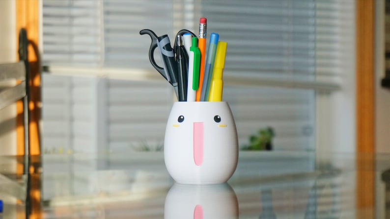 Kawaii Big Smile Planter: 3D Printed Anime Desk Decor image 6