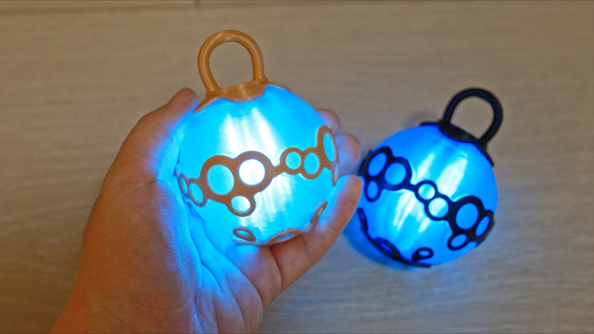 Legend of Zelda Remote Bomb LED Light, BOTW Battery-Powered Cosplay Prop, Night light Decoration, Hanging Ornament Office/Room Decor gift