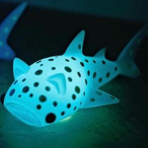 Cat Whale Shark Fidget Light, Ocean Sea Life Fidget Night Light, Aquatic Office Room Decor, Marine Biology Battery Powered Novelty Gift image 3