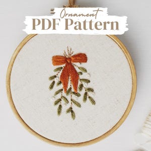 Mistletoe Christmas Ornament Hand Embroidery PDF Pattern, DIY Stitched Ornament, DIY Hand Embroidery Christmas Gift, Instant Download