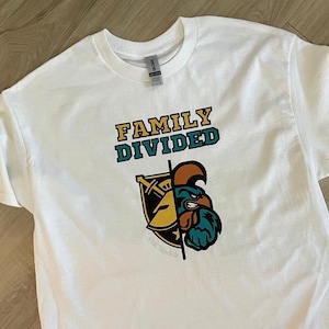 Camicia Famiglia Divisa / Maglia squadra universitaria / Maglia da calcio / Maglia da calcio indecisa / Due squadre / Squadra Go / Maglia del giorno della partita / Maglietta del College