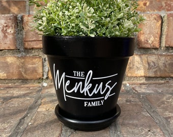 Last Name Planter | Gift ideas | Family Name | Flower Pot | Personalized Gifts | Housewarming gift | Wedding gift