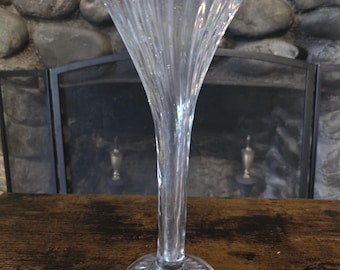 Vintage-Trompetenvase aus geriffeltem Glas von New Martinsville aus den 1920er Jahren, 30 cm (12 Zoll)
