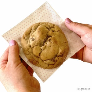 100枚入り ピンク ポルカドット セロハン クッキーバッグ 5 x 5インチ プラスチック 粘着式 ウェディング シャワー トリート キャンディ ギフト BRマーケット