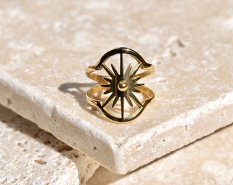 Goldener Sonnenring, Sunburst-Ring, himmlischer Ring, Statement-Ring, ISOBEL-RING, trendiger Ring, goldener Scheibenring, Spike-Ring, gebogener Ring, zierlicher Ring