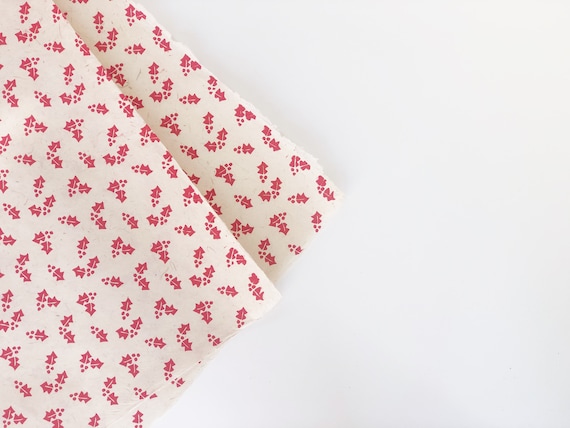 2 sheets of Christmas Gift wrapping paper | Mistletoe