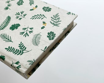 Diario de papel hecho a mano / Verde esmeralda sobre beige / Tapa dura, Diario cosido a mano, Diario de viaje, Regalo para ella, Regalo para el Día de la Madre