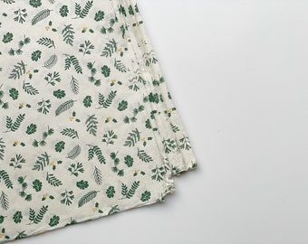 Papel para envolver regalos (2 hojas) / Nagarjun - Verde esmeralda sobre beige / papel de regalo floral, ecológico, bordes desbarbados, hecho a mano