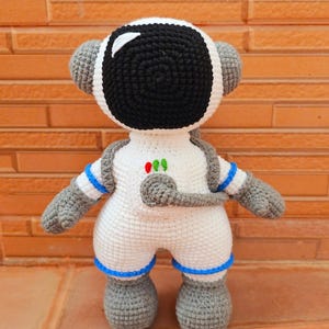 Gehäkelter Astronaut, gefüllter Astronaut, Astronaut Plüsch, handgemachter Astronaut, Astronaut Spielzeug