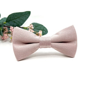 Light Blush Pink bowtie / Blush Silk bowtie / Groomsman Gift / Wedding bowtie / Ring bearer bowtie / Gift for dad / Gift for him / Bow Tie