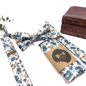 Dusty Blue Floral Bow Tie and Suspenders Set, Brown Blue Wedding Suspenders, Groomsmen Outfit, Boho Rustic Wedding image 2