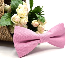 Rose Pink bowtie / Pink bowtie / Groomsman Gift / Wedding bowtie / Ring bearer bowtie / Gift for dad / Gift for him / Rose Pink tie