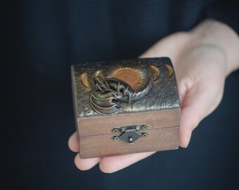moon ring box