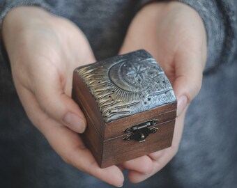 moon ring box