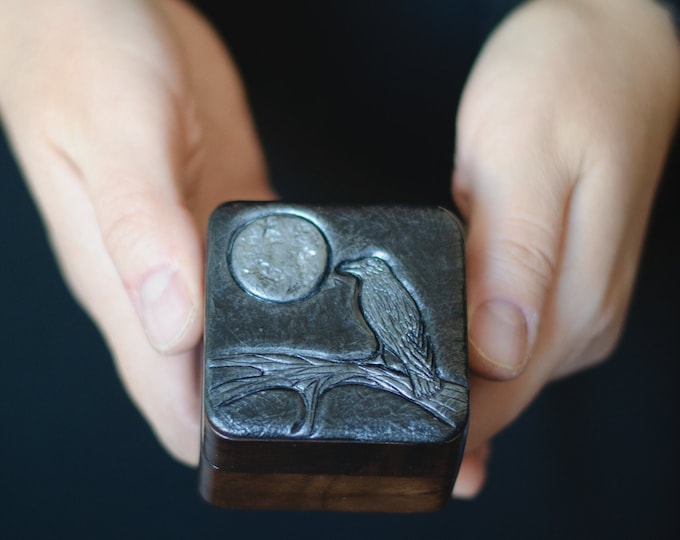 Full moon ring jewelry box with magic raven dark style halloween black proposal box