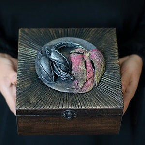 Boîte en bois dragon et phénix boîte à bijoux fantastique boîte de rangement unique décoration médiévale boîte de soleil trésor conte de feu boîte de tarot carte de sorcière