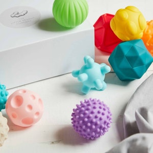 Sensory Ball Set - 10 x Coloured and Textured Balls for Babies, Toddlers and Pre-schoolers