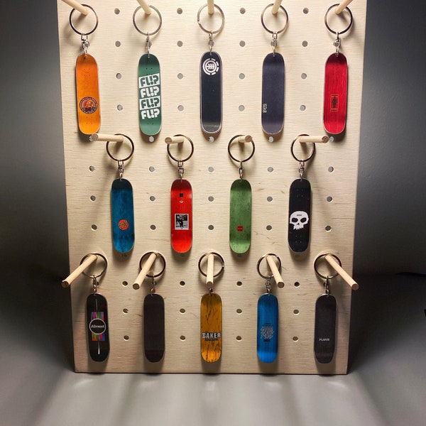 Skateboard Sleutelhanger - replica van echte skateboards decks gemaakt van metaal.