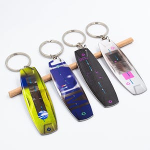 Kiteboard sleutelhanger Real Kitesurfing Designs 2023 - Duotone Naish North Kiteboarding Crazy Fly Eleveight RRD