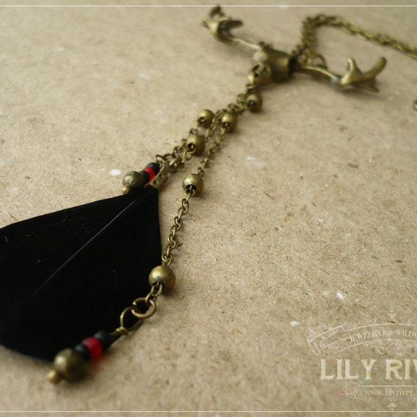 Collier sautoir en bronze avec plume noire et perles Miyuki "Dakota"