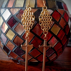 Golden Chainmaille Sword Earrings - Handcrafted Gold Plated Chainmail Jewellery -  Medieval Longsword Charm  Earring - Fantasy Accessories