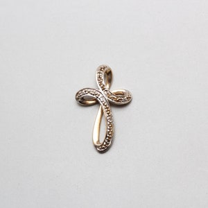 9ct yellow gold Charm depicting letter H with CZ