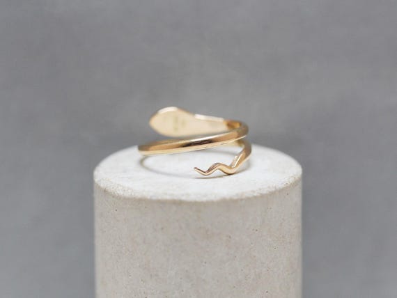 18ct Yellow Gold Snake Ring with Ruby detail on h… - image 3