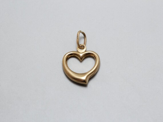 9ct gold shop heart charm