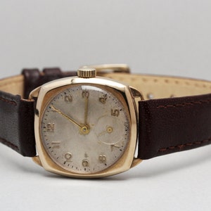 A Vintage 9ct Gold Ladies Wrist Watch