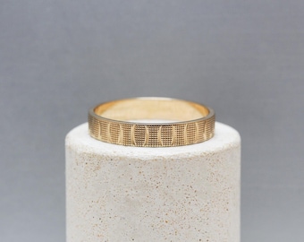 9ct Yellow Gold textured Wedding Band, UK Size S