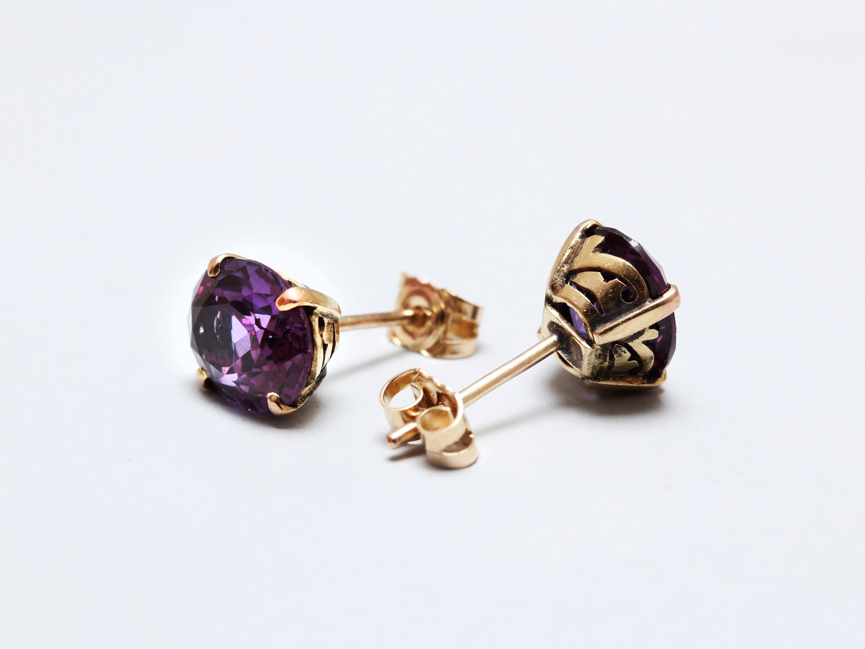9ct Yellow Gold Amethyst Stud Earrings