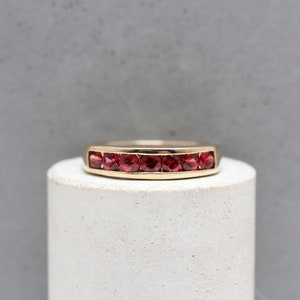 9ct Yellow Gold, Red Quartz Ring, UK Size N
