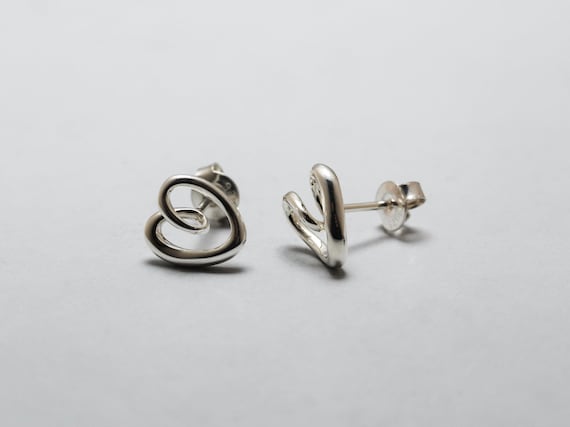[HAESOOL] 韓国アクセ☆925silver☆Bold heart Earrings HAESOOL] 韓国アクセ☆925silver☆Bold heart Earrings (HAESOOL