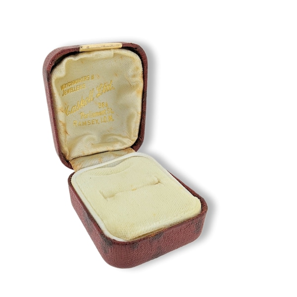 Vintage Maskell Ltd. Ramsey, Isle of Man, Red, Hinged Presentation Ring Gift Box