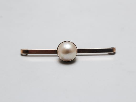 9ct Yellow Gold, Pearl Brooch - image 1