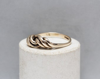 9ct Yellow Gold Twist Effect Ring Finger Size M