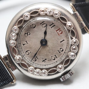 1930&#39;s Vintage Platinum and Diamond Ladies Wrist Watch