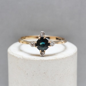 18ct Yellow Gold , Sapphire and Diamond Ring UK Size R