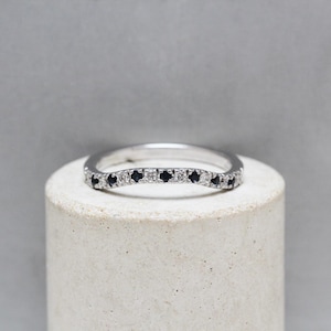 18ct White Gold Sapphire and Diamond Wishbone Ring, Finger size L