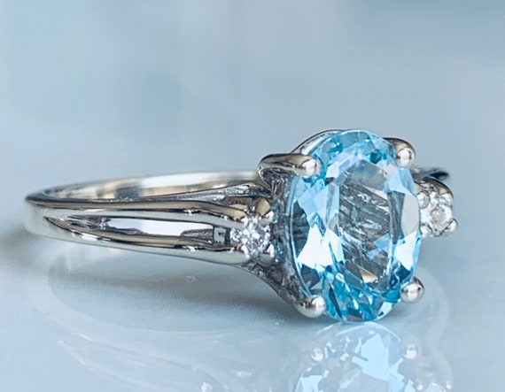 Aquamarine ring 14k White Gold Diamond Aquamarine