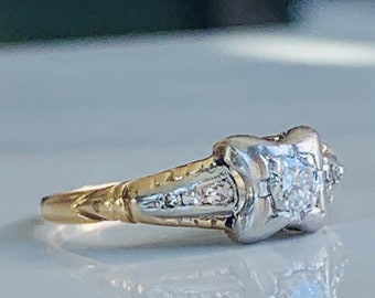 Anillo de compromiso vintage con diamantes de talla europea antigua, oro blanco, década de 1930, joyería Art Déco con diamantes.